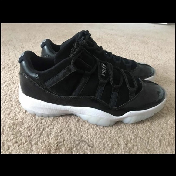 Jordan 11 low - Picture 1 of 3