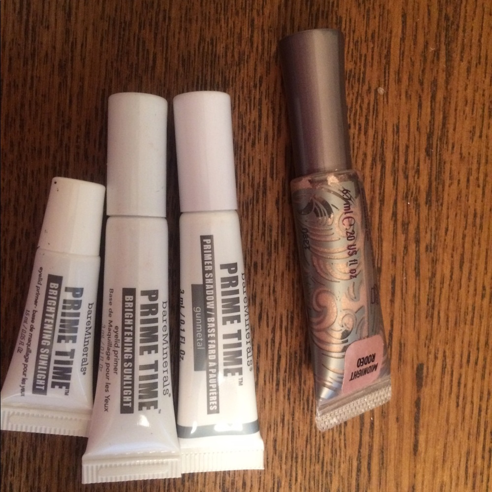 Primer And liquid eye shadow