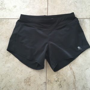 NWOT Oiselle Roga Running Shorts