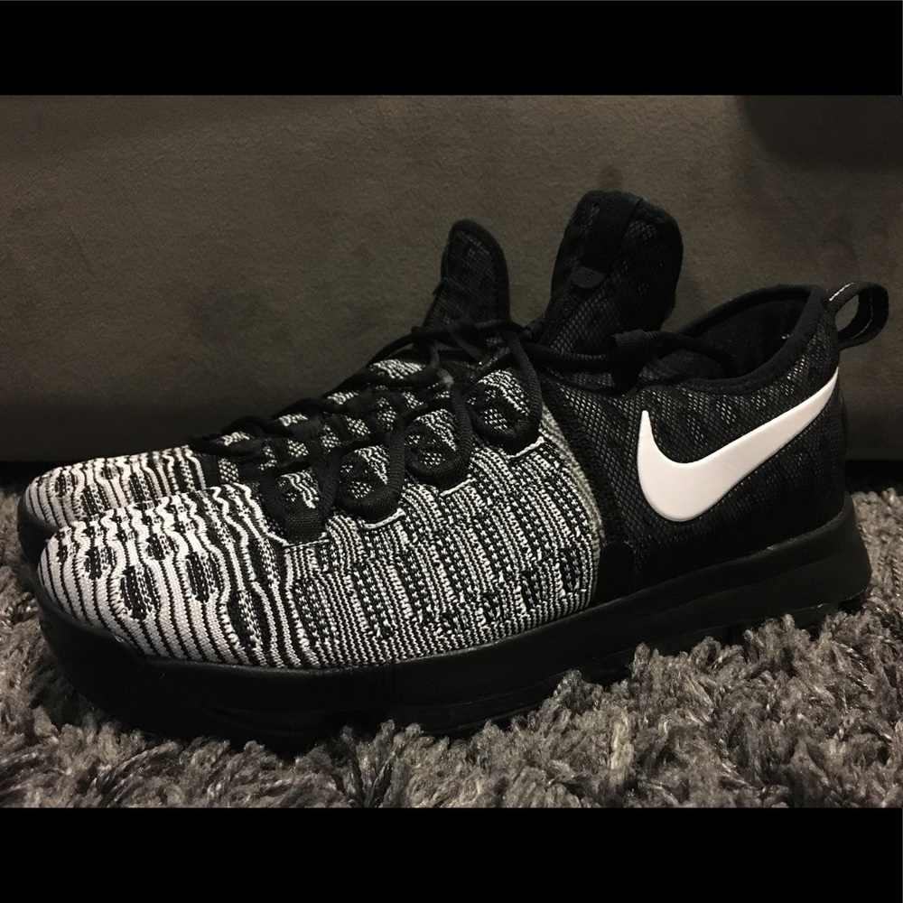 KD 9 Fly Knit Basketball Shoe
