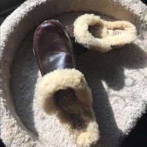 UGG furry clogs-like new!