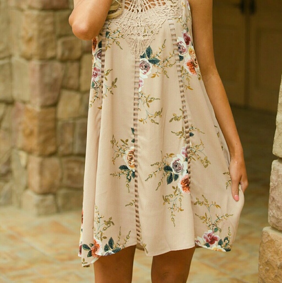 Floral Dress - Picture 3 of 8