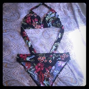 Sunsets bikini, NWOT, D top/Large bottom