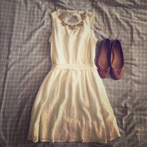 Francesca's white lace dress