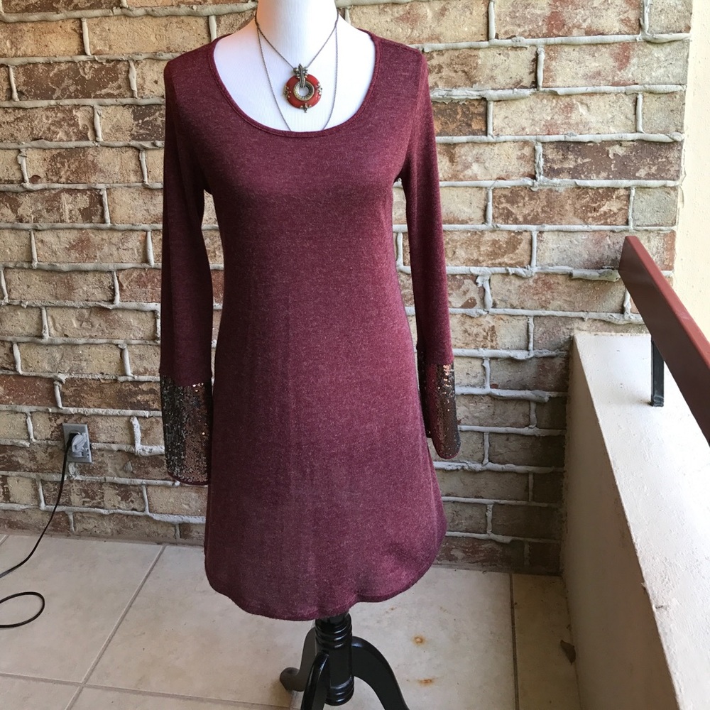Super soft dress with sequin sleeves