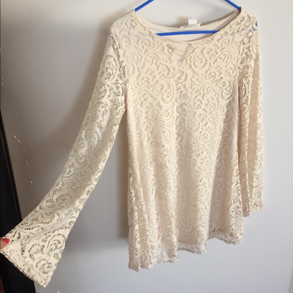 White lace dress w bell sleeves