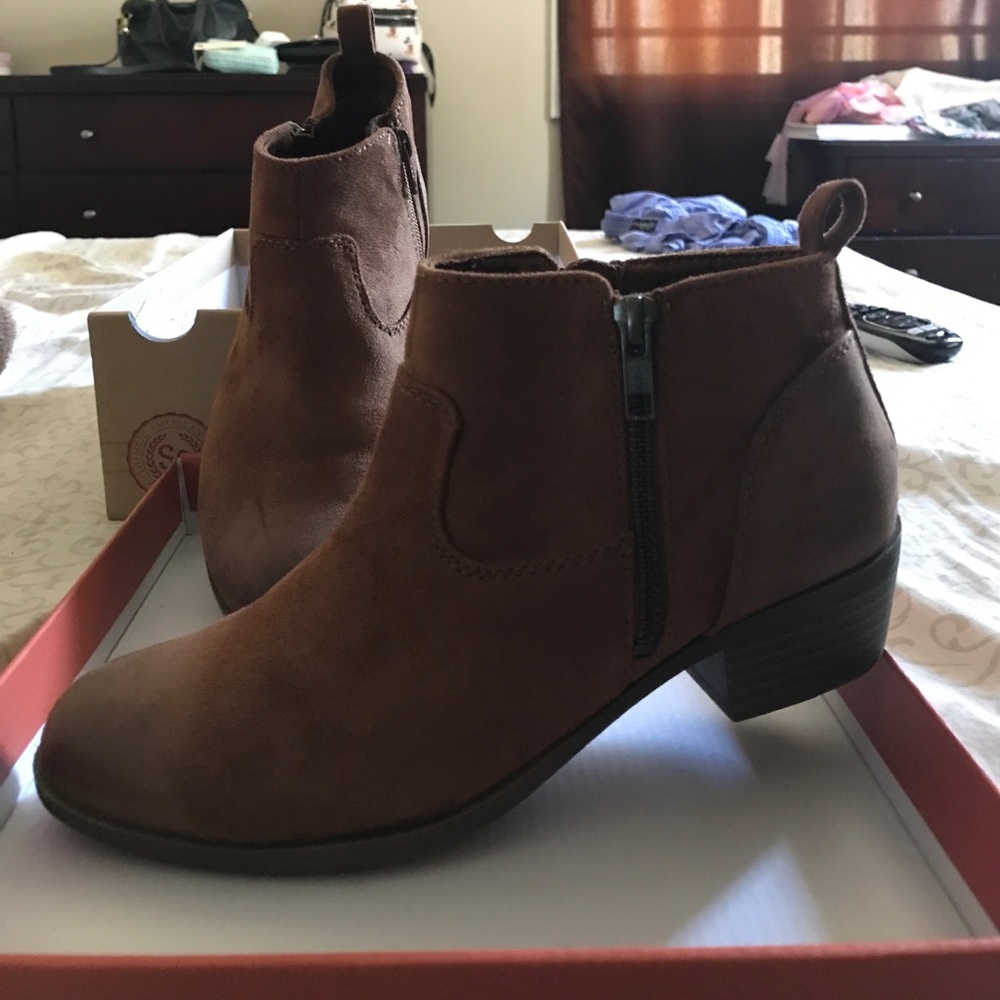 SO Kohl's chestnut booties