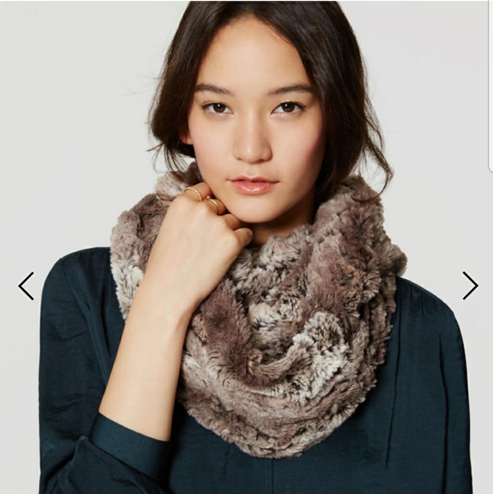 LOFT Faux Fur Scarf