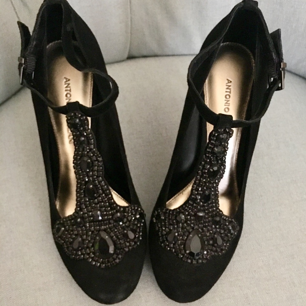 Antonio Melani Suede Heels
