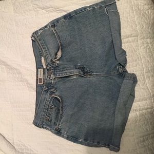Cutoff denim high waisted shorts