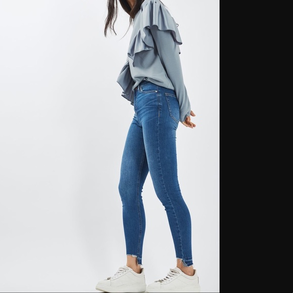 ❤️ Women's Blue Satin Ruffle Sweatshirt - Picture 3 of 5