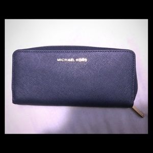 MK Jet Set Traveler Wallet