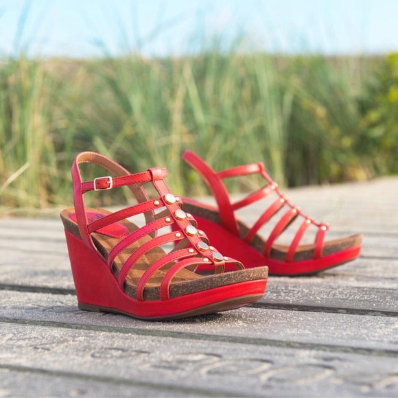 Coral Leather Strappy Studs Wedge Platform Sandal - Picture 4 of 5