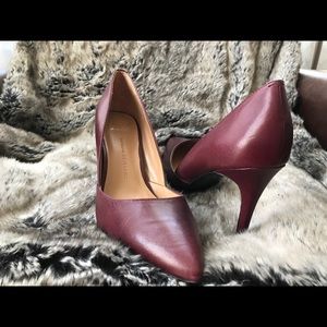 Banana Republic BRAND NEW red heels, leather