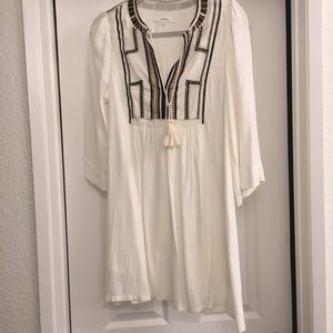 Olivaceous white dress