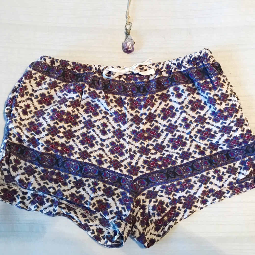 BRANDY MELVILLE  PATTERN  MULTICOLORED SHORTS