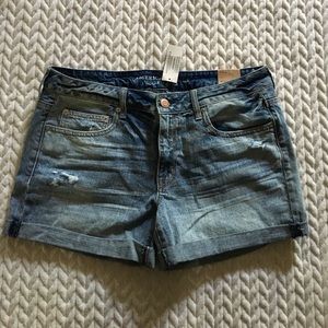 New! Size 12 American Eagle Boy Midi Shorts!
