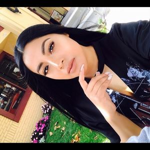 Meet your Posher, Adelina