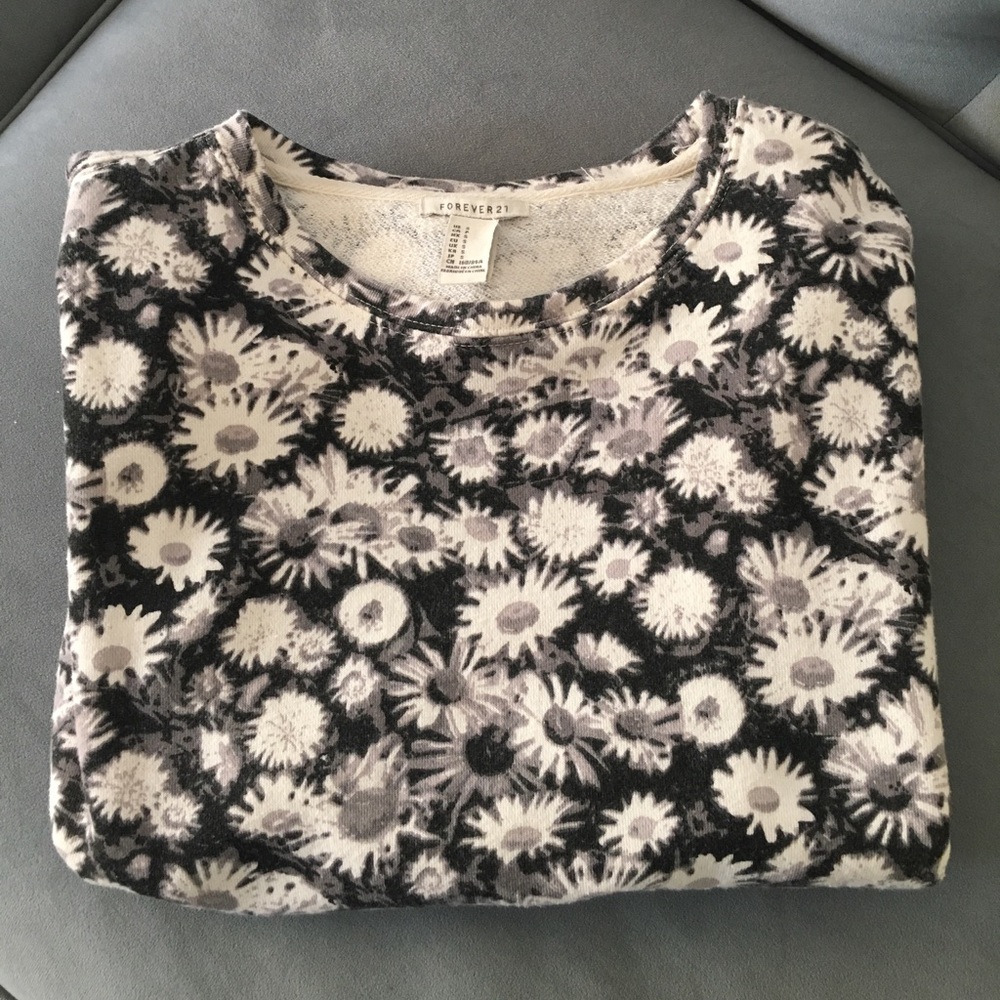 Pullover Sweatshirt LIKE NEW!