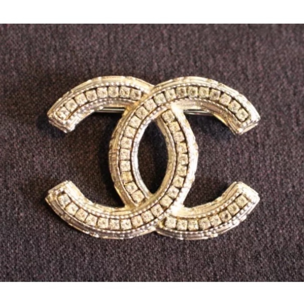 ❌SOLD❌ Chanel Silver Tone Swarovski Crystal Pin - Picture 2 of 8