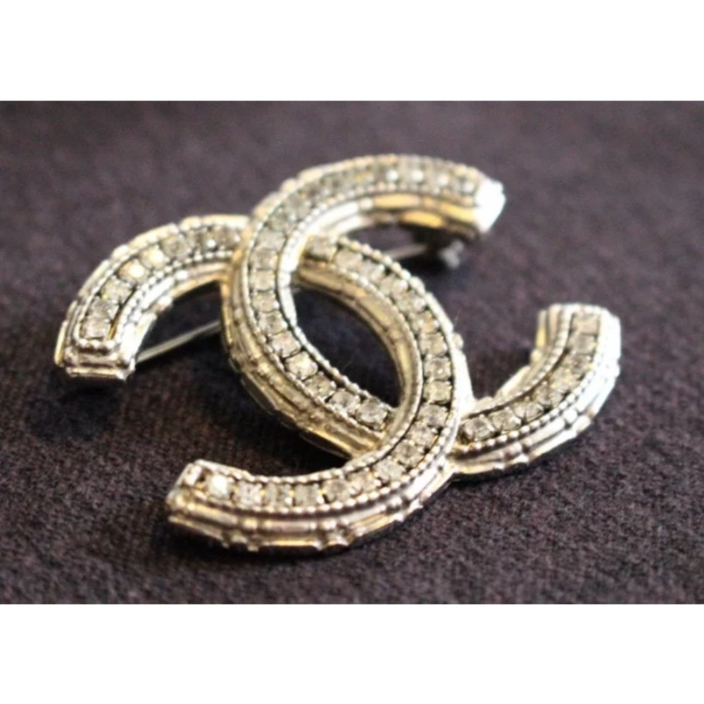 ❌SOLD❌ Chanel Silver Tone Swarovski Crystal Pin - Picture 3 of 8