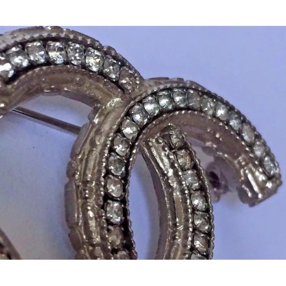 ❌SOLD❌ Chanel Silver Tone Swarovski Crystal Pin - Picture 6 of 8