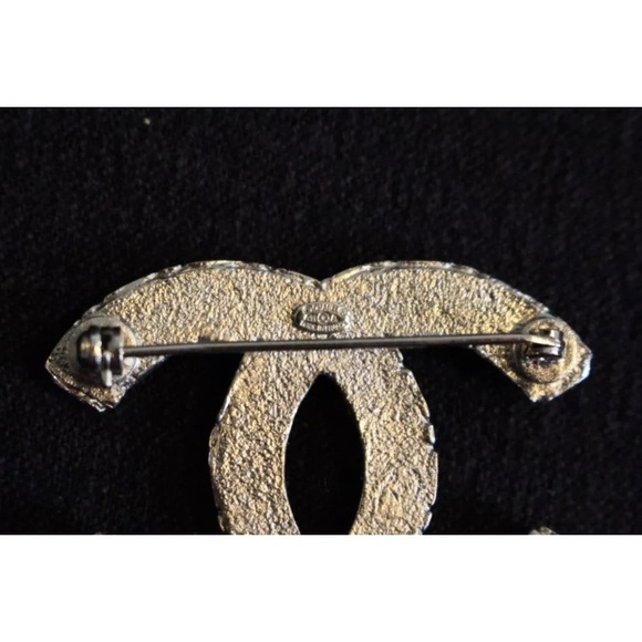 ❌SOLD❌ Chanel Silver Tone Swarovski Crystal Pin - Picture 7 of 8