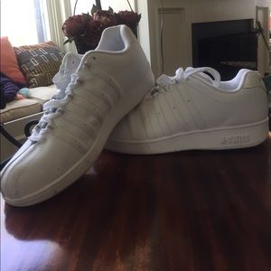 WHITE KSWISS sneakers