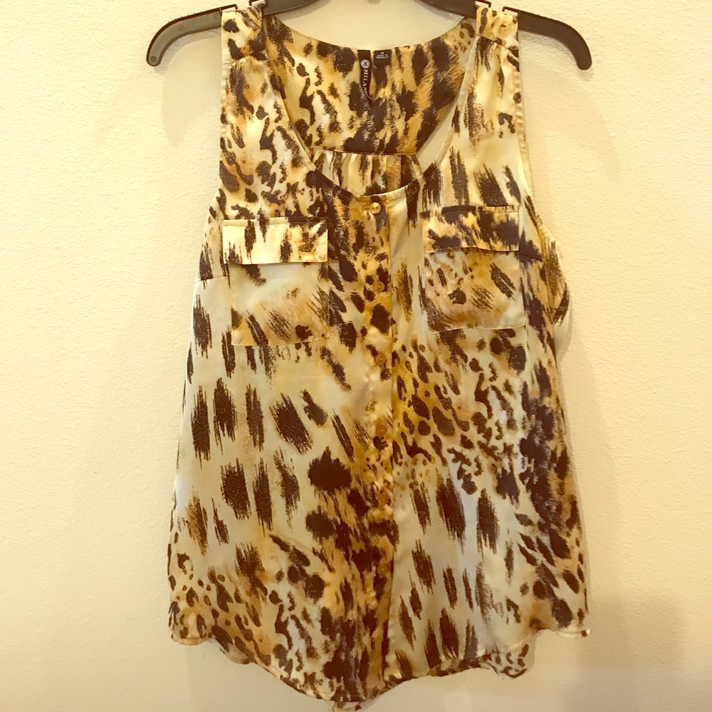Medium cheetah top