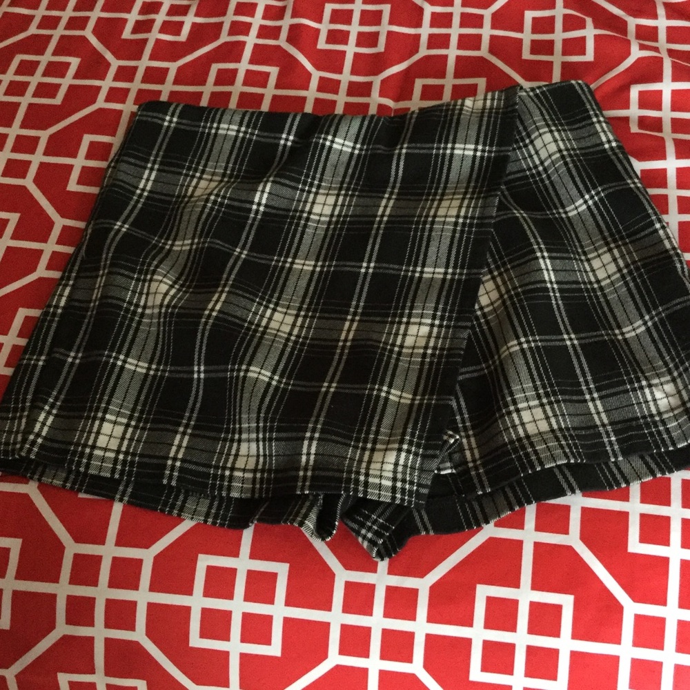 Brandy Melville Plaid Skort