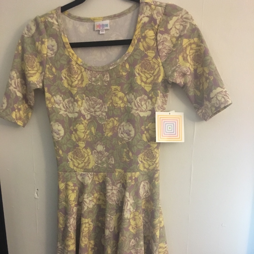 NWT lularoe Nicole htf unicorn floral print 😍