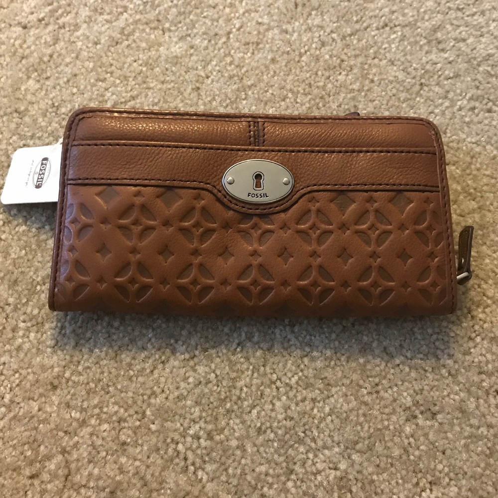 Fossil Wallet, very versatile!