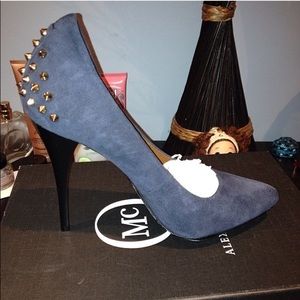 Alexander McQueen 7 1/2 worn once.