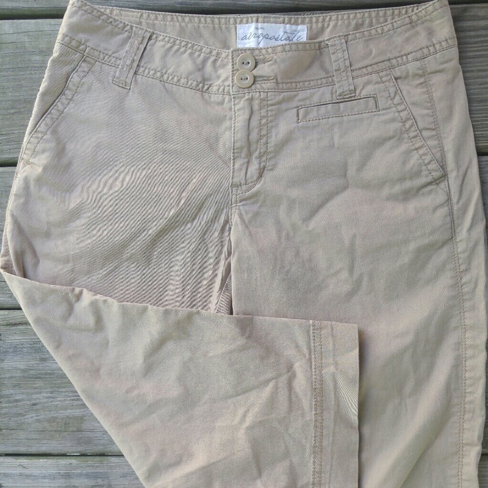 Khaki Bermuda shorts sz 3/4