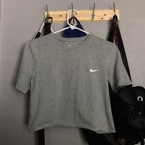 Gray Nike Crop Tee! 🍯