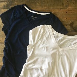 Liz Lange Navy and White T-shirt Bundle