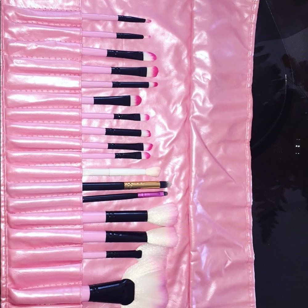 Pink Brush Kit With Additional Brush
