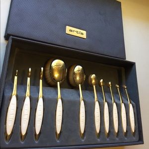 Authentic Artis Makeup Brushes 10 piece elite gold