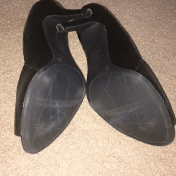 Black open toe pumps - Picture 2 of 2