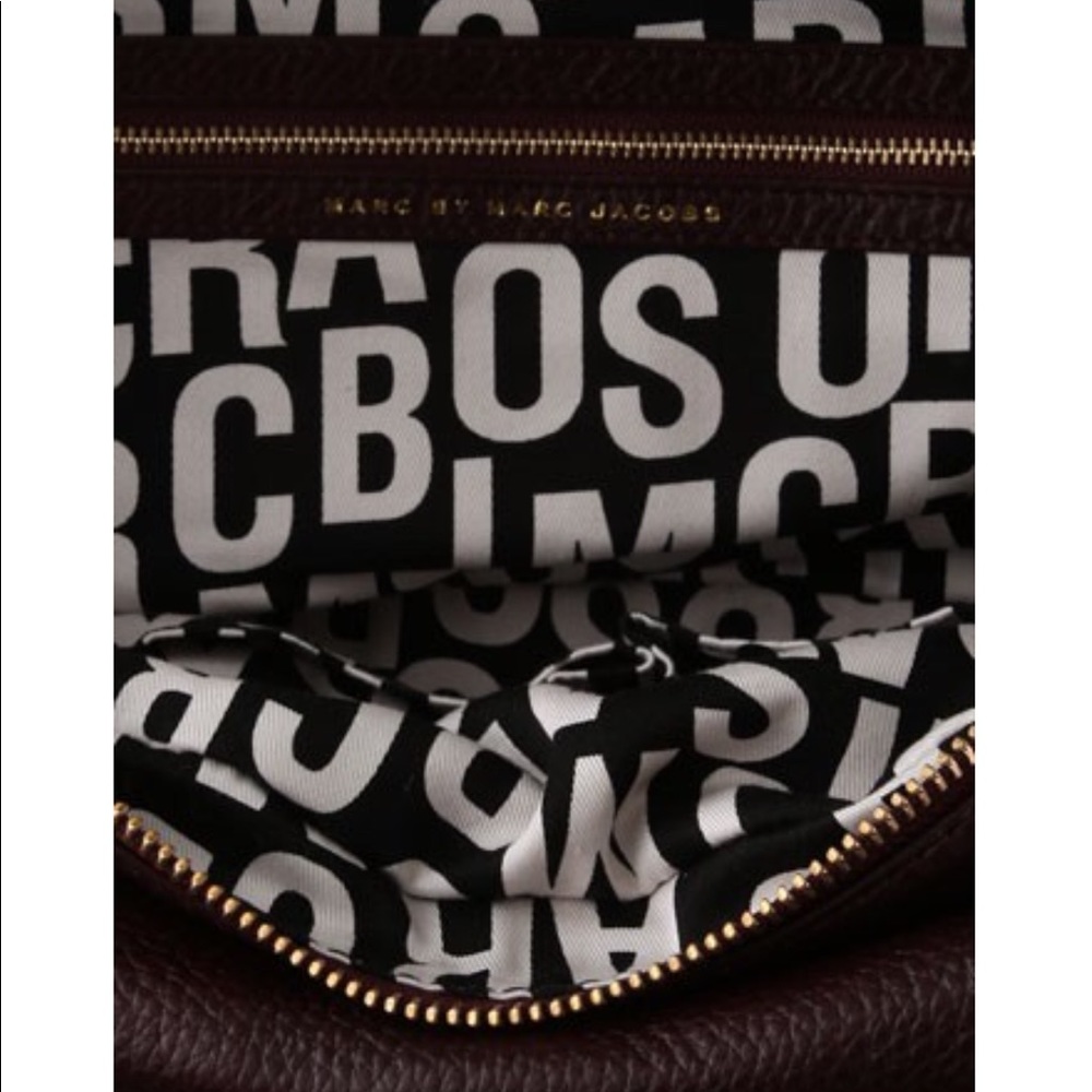 Marc by Marc Jacobs. Classic Q Groove Bag - Picture 4 of 5