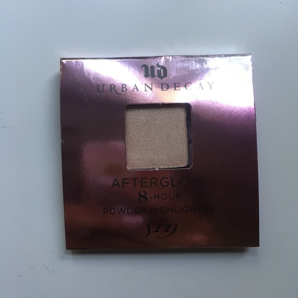 Urban Decay Powder - Picture 1 of 3