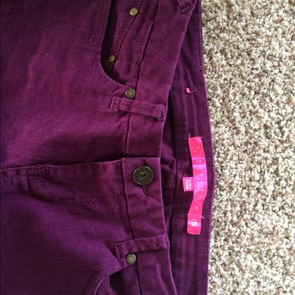 Maroon skinnys barely worn - Picture 2 of 4