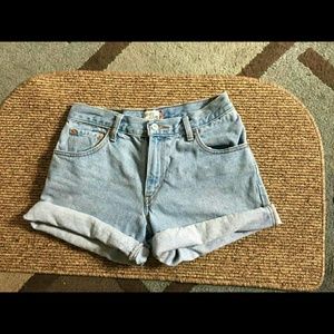 Vintage Levis high wasted shorts