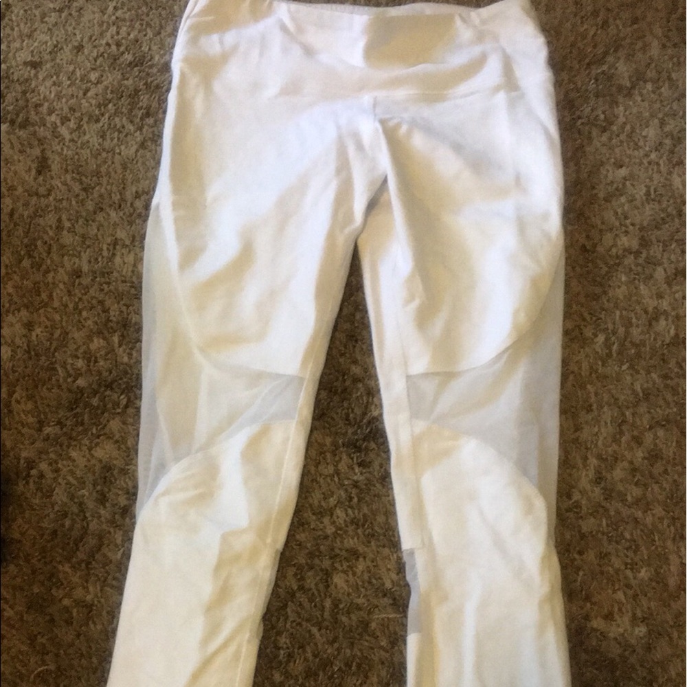 White Alo workout leggings