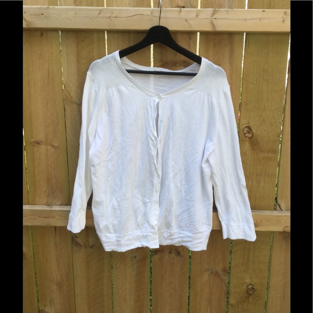 GAP white crew neck button cardigan