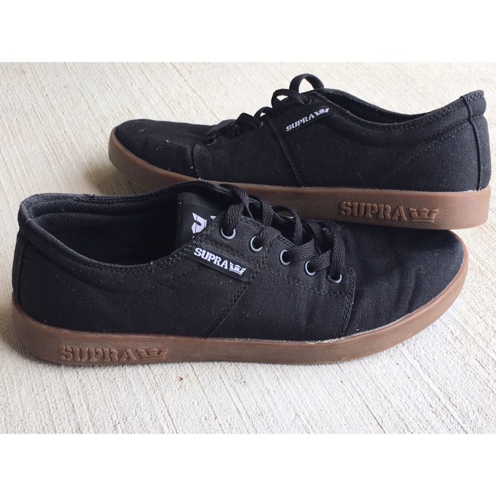 Black and gum Supras