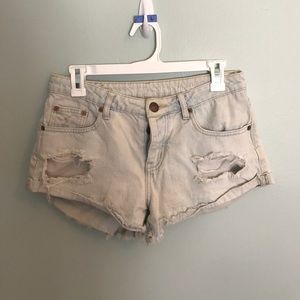 Light wash destroyed denim shorts