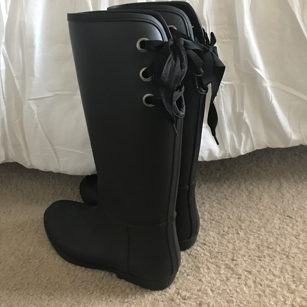 Matte Black Rain Boots With Bow