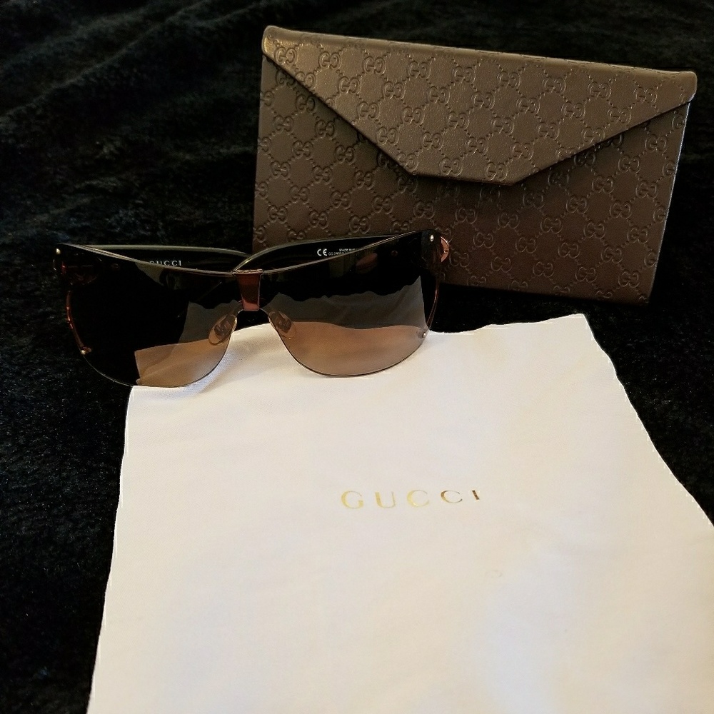 Authentic Gucci sun glass