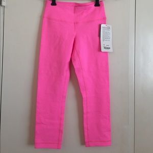 Hot pink Lululemon Wunder Under crop